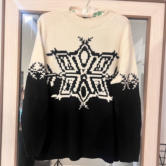 Talbots Sweaters - Talbots Snowflake Sweater size Large